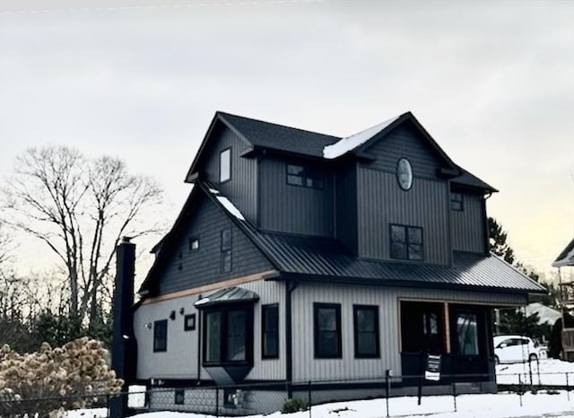 view of front facade with a porch