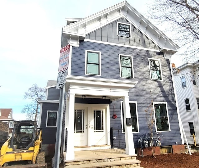 view of front facade featuring a porch