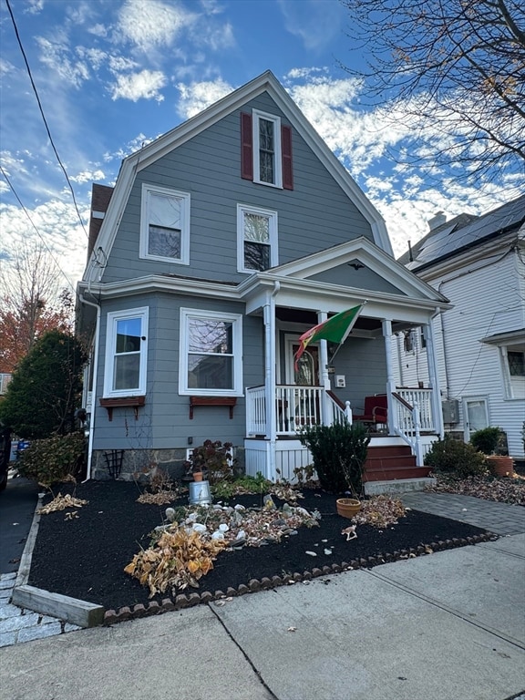 view of front of home featuring a porch