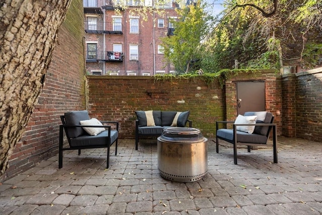 view of patio featuring an outdoor hangout area