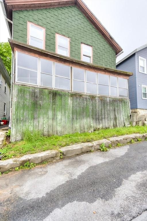 view of property exterior