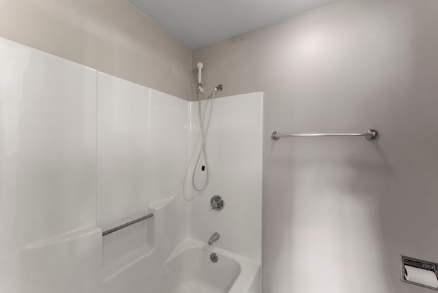 bathroom featuring shower / bathing tub combination