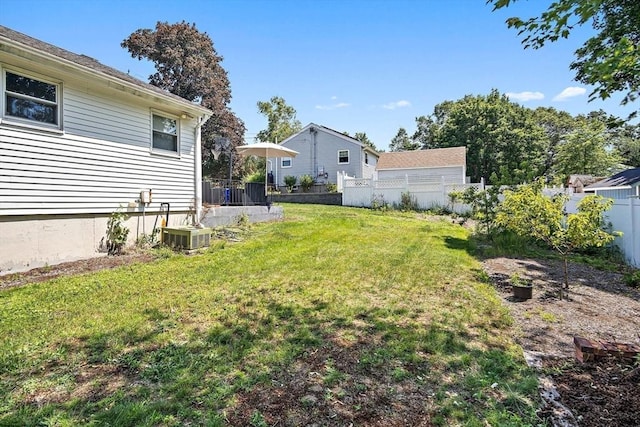 11 Worcester Pl, Holbrook, MA 02343 - view of yard