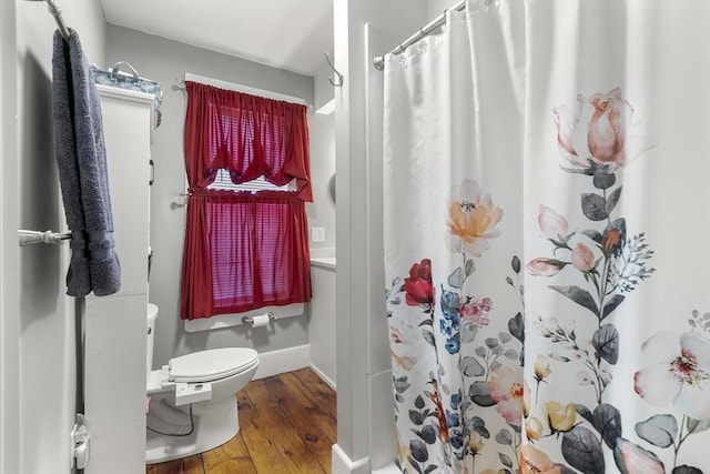 4 Myrtle Sq, Gloucester, MA 01930 - full bath with toilet, hardwood / wood-style flooring, a shower with curtain, and baseboards