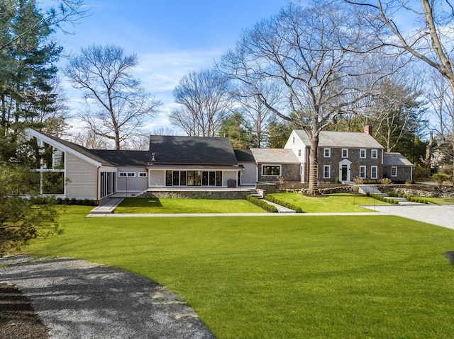 view of front of property with a front yard