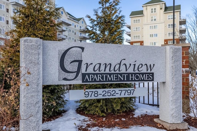 view of community / neighborhood sign