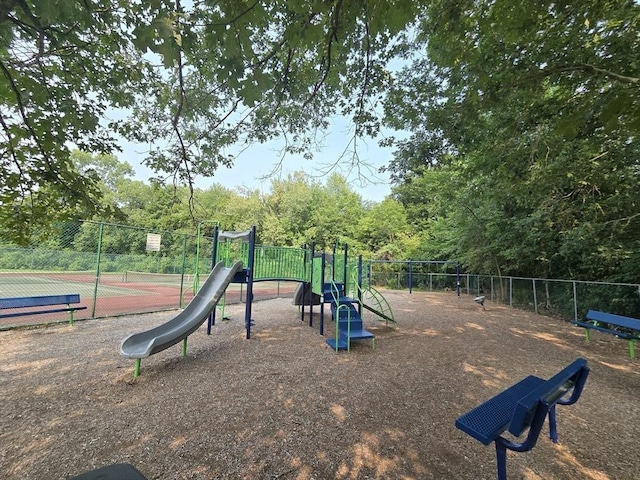 55 Greentree Ln Unit 27, Weymouth, MA 02190 - view of community jungle gym