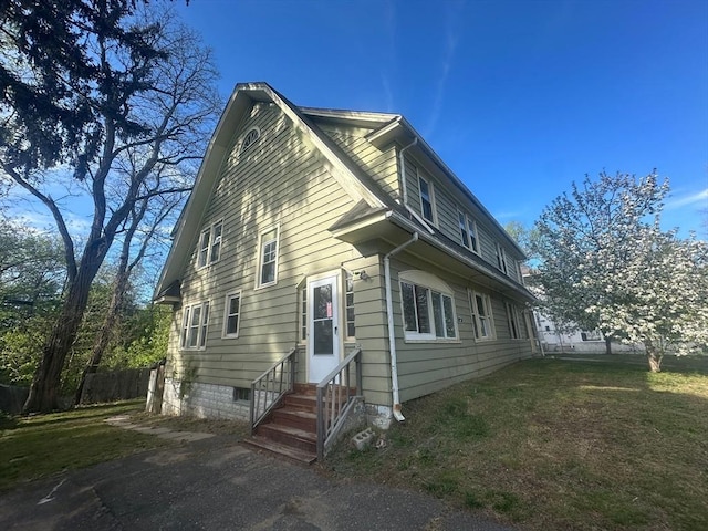 view of front of property featuring entry steps