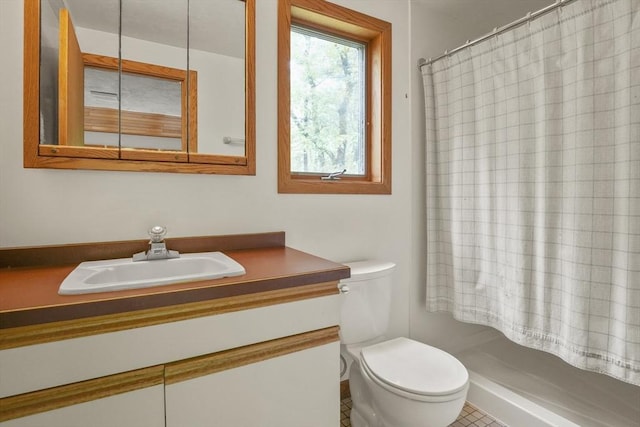 4 Fiske Mill Rd, Upton, MA 01568 - bathroom featuring vanity, toilet, and curtained shower