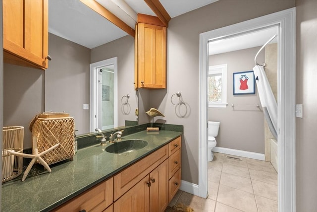 full bath featuring tile patterned floors, toilet, shower / bath combination with curtain, baseboards, and vanity