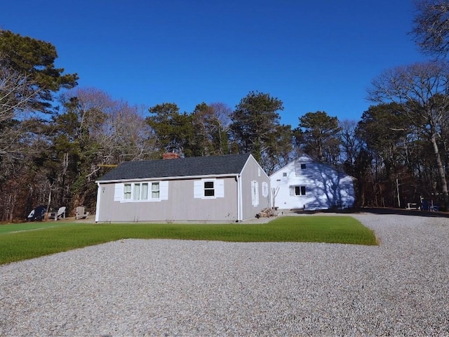 view of front of property with a front yard