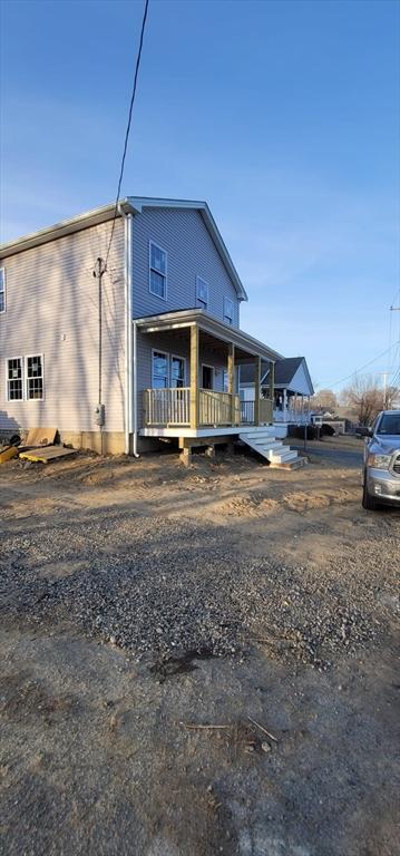 view of front of house with a porch