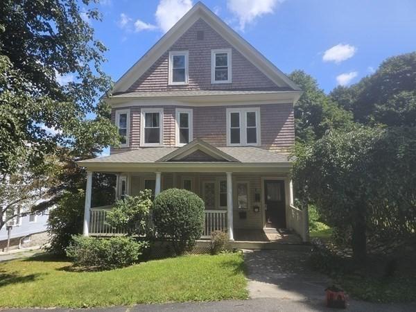 7 Kensington Rd, Worcester, MA 01602 - view of front of home with a porch