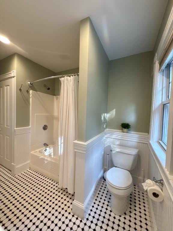 36-1/2 Pearl St Unit 36H, Milford, MA 01757 - full bath featuring a wainscoted wall and shower / tub combo