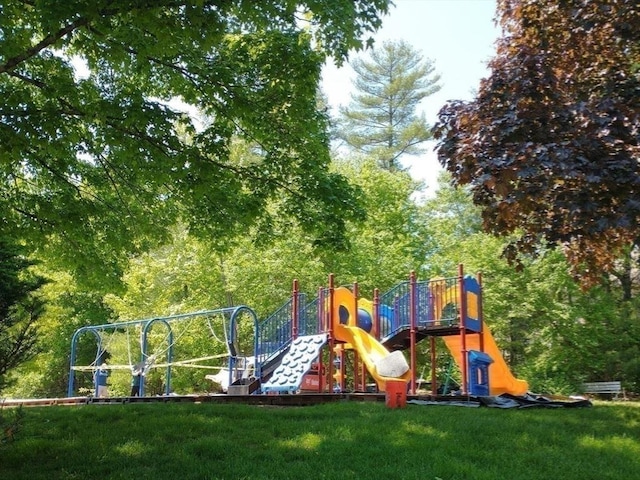 382 Great Rd Unit B 203, Acton, MA 01720 - communal playground with a yard