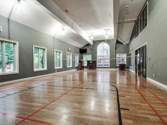 3 Regency Rdg, Andover, MA 01810 - view of basketball court with community basketball court