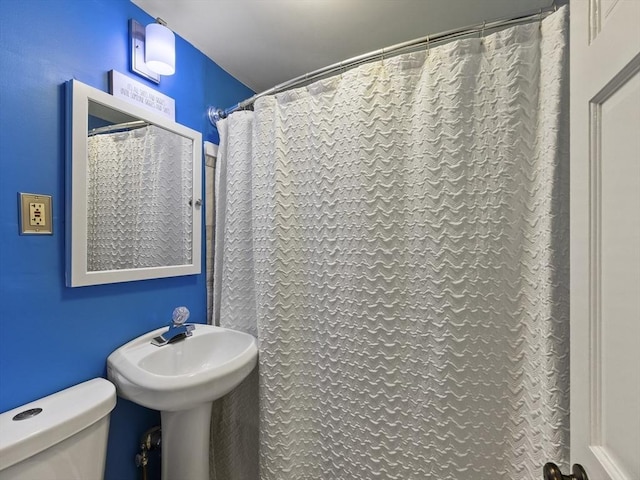 307 Boutelle St, Fitchburg, MA 01420 - bathroom featuring toilet
