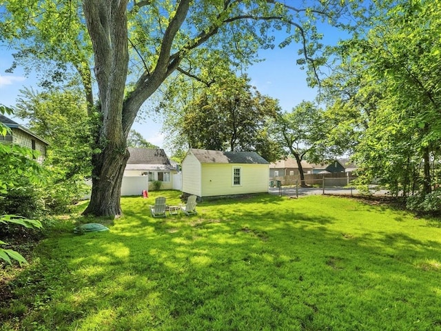 307 Boutelle St, Fitchburg, MA 01420 - view of yard featuring an outdoor structure