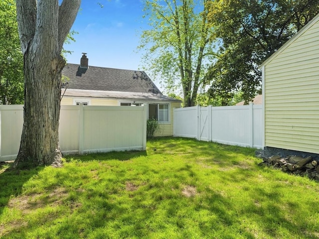 307 Boutelle St, Fitchburg, MA 01420 - view of yard