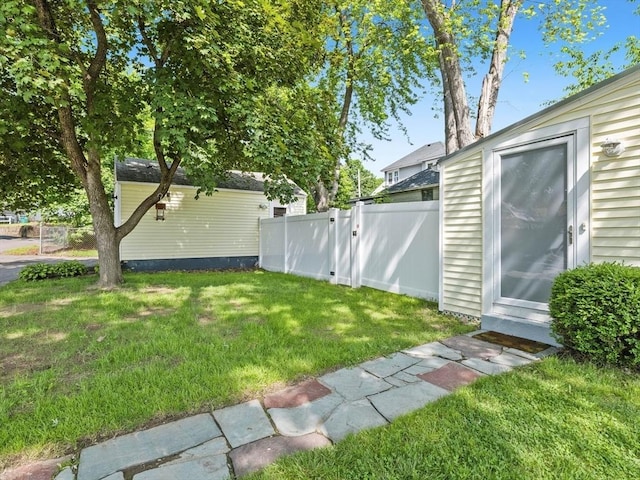 307 Boutelle St, Fitchburg, MA 01420 - view of yard