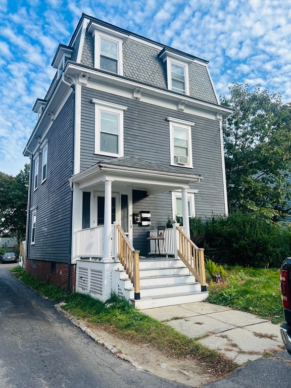 view of front of house featuring a porch