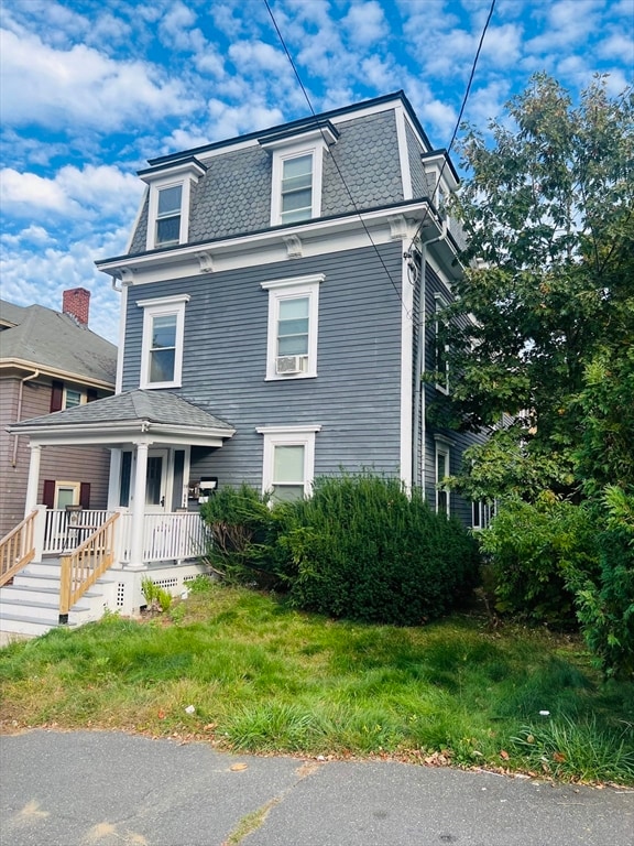 view of front of property with covered porch