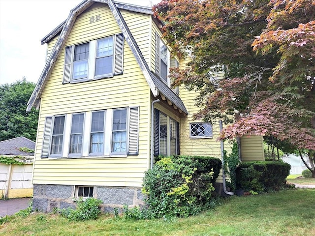 281 Elmwood Ave, Quincy, MA 02170 - view of side of property with a gambrel roof