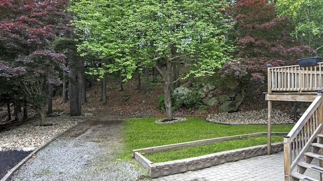 5 Ledgewood Rd, Saugus, MA 01906 - view of green lawn featuring stairway