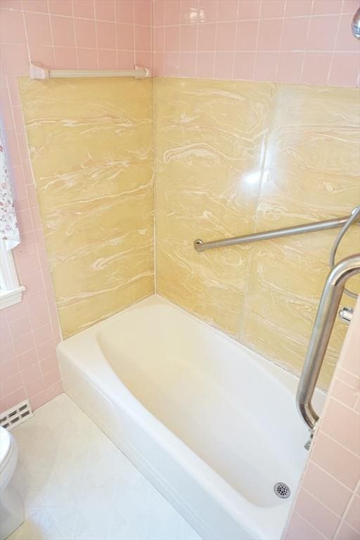 40 Miriam Ln, Lowell, MA 01852 - full bath with toilet