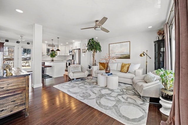 living room featuring dark wood-style floors, recessed lighting, and ceiling fan