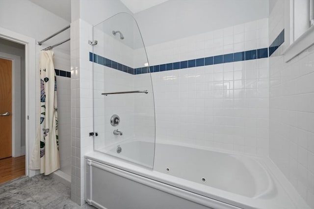 bathroom featuring shower / tub combo