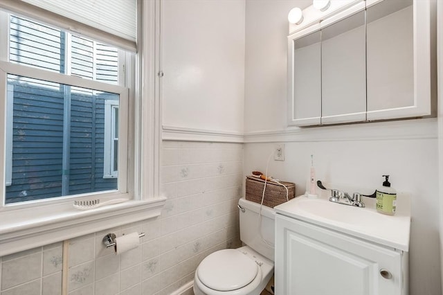 21 Sudan St, Boston, MA 02125 - bathroom with toilet and vanity
