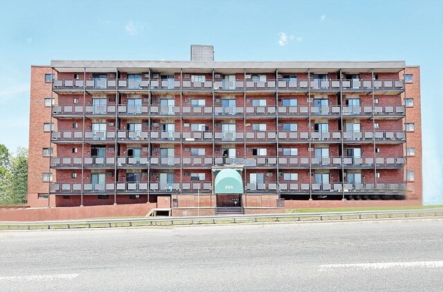 585 Revere Beach Pkwy Unit 410, Revere, MA 02151 - view of apartment building / complex