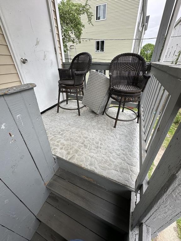 21 Sigel St, Worcester, MA 01610 - view of balcony