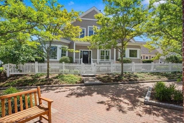 7 Moray Ln Unit 7, Ipswich, MA 01938 - view of front facade with a fenced front yard