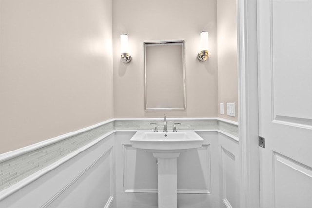 bathroom with wainscoting