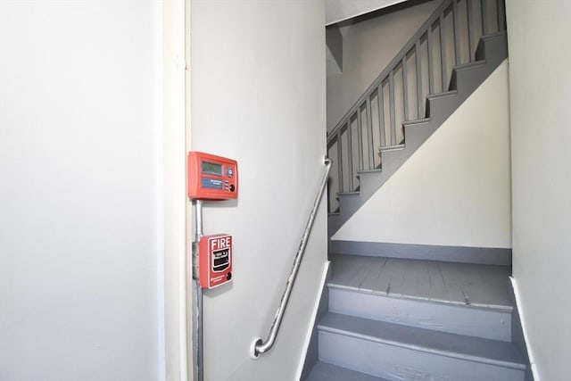 855 Liberty St, Springfield, MA 01104 - view of stairs