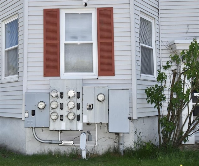 855 Liberty St, Springfield, MA 01104 - view of side of property