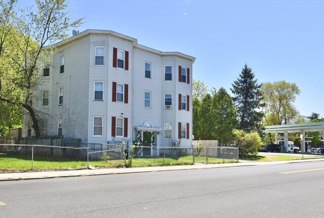855 Liberty St, Springfield, MA 01104 - view of property featuring fence private yard