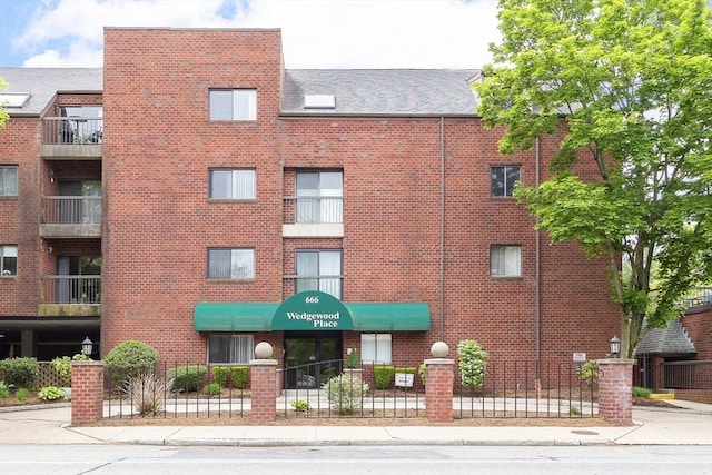 666 Main St Unit 206, Winchester, MA 01890 - view of apartment building / complex