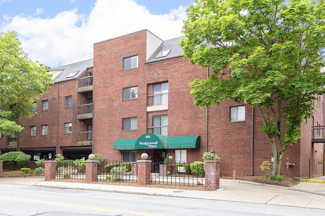 666 Main St Unit 206, Winchester, MA 01890 - view of building exterior