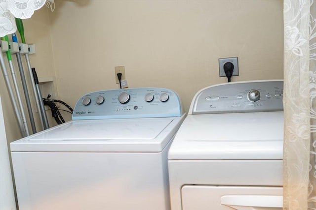 93 Mccracken Rd, Millbury, MA 01527 - laundry area with washer and dryer