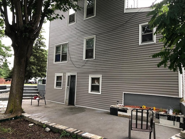 52 Luna St, Providence, RI 02904