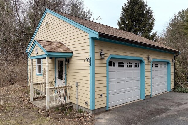 view of detached garage