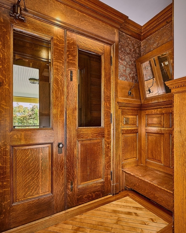 interior details with wood-type flooring