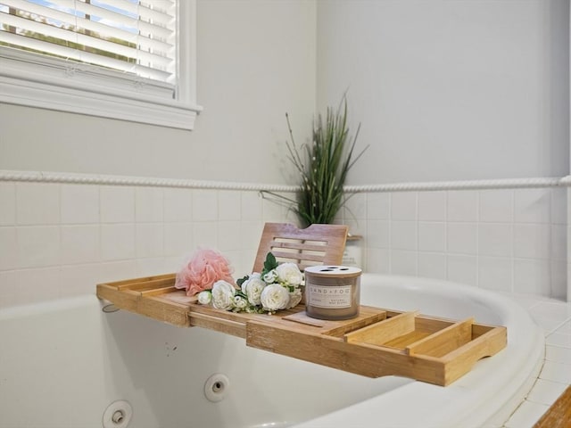 interior details with a whirlpool tub