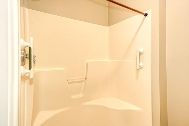 39 Balancing Rock Dr Unit 39, Holliston, MA 01746 - view of full bath