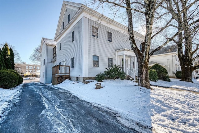 view of front of property