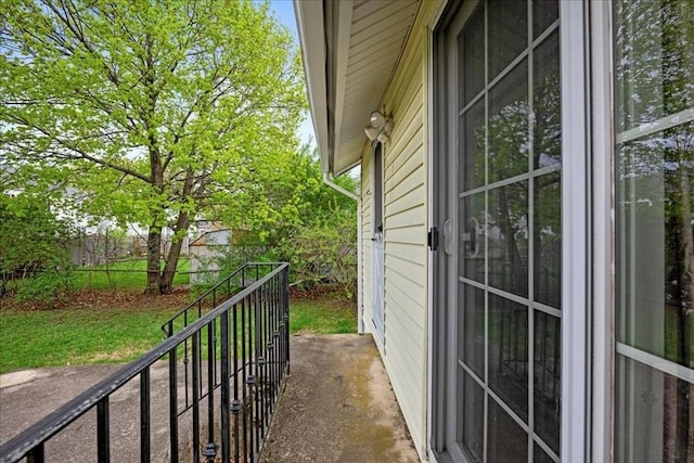 7 Vancroft Ave, Shrewsbury, MA 01545 - view of balcony