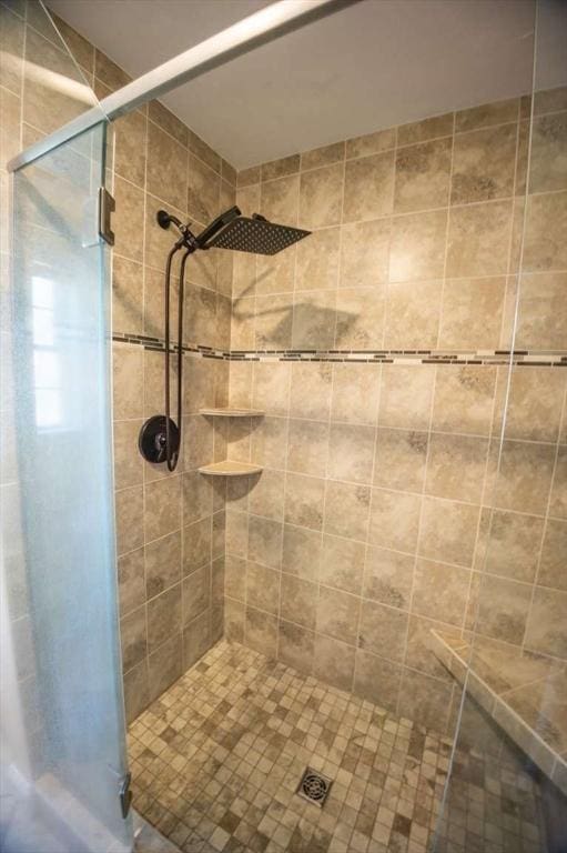 20 Warner Rd, Townsend, MA 01469 - full bathroom featuring a stall shower